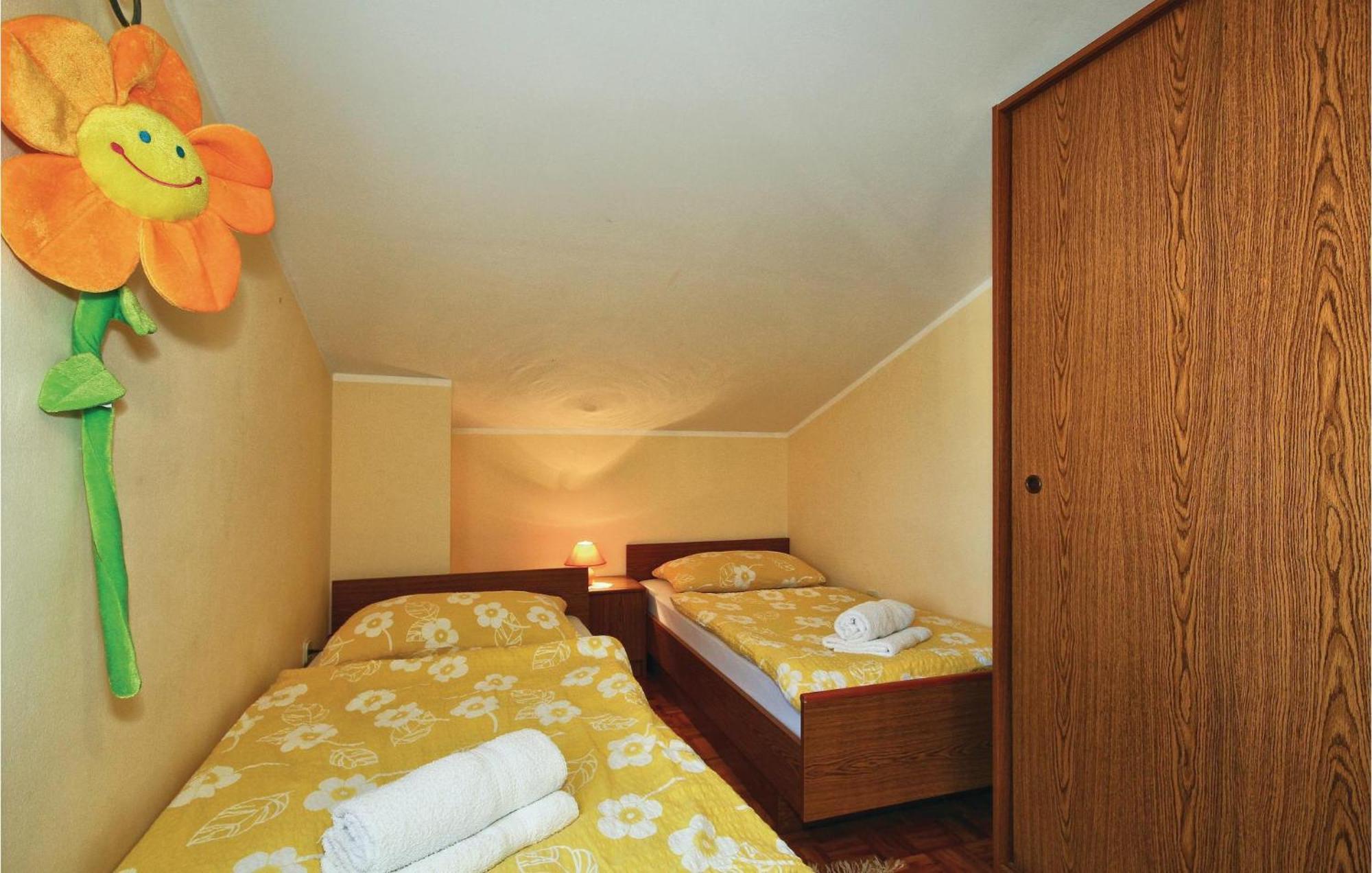 3 Bedroom Gorgeous Apartment In Poreč Eksteriør billede