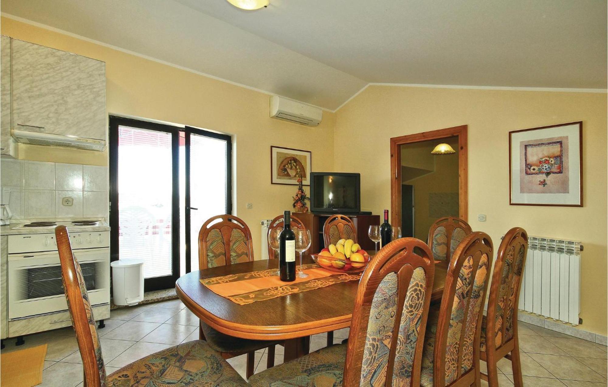 3 Bedroom Gorgeous Apartment In Poreč Eksteriør billede
