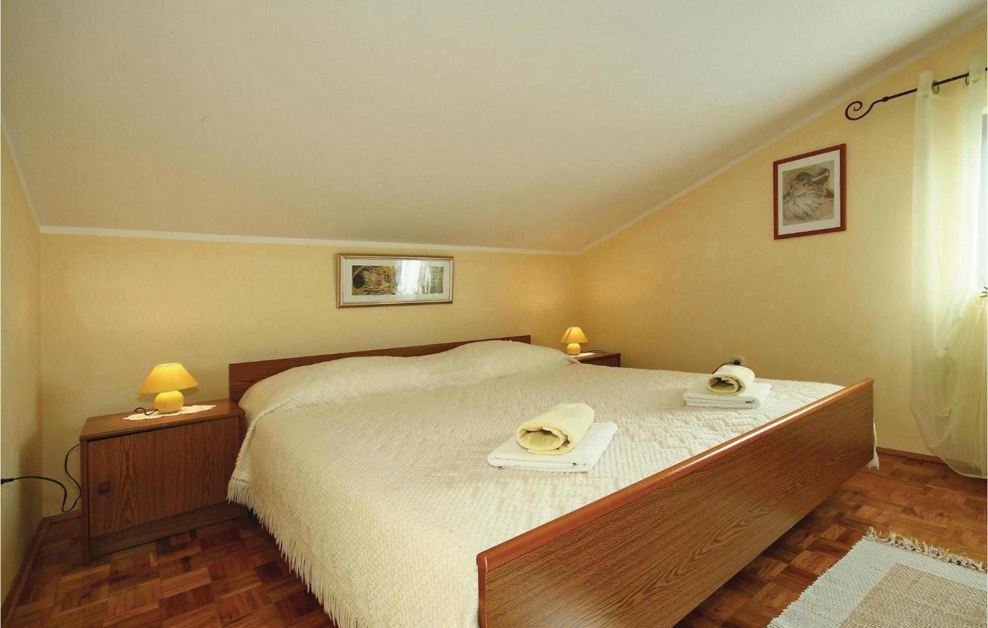 3 Bedroom Gorgeous Apartment In Poreč Eksteriør billede