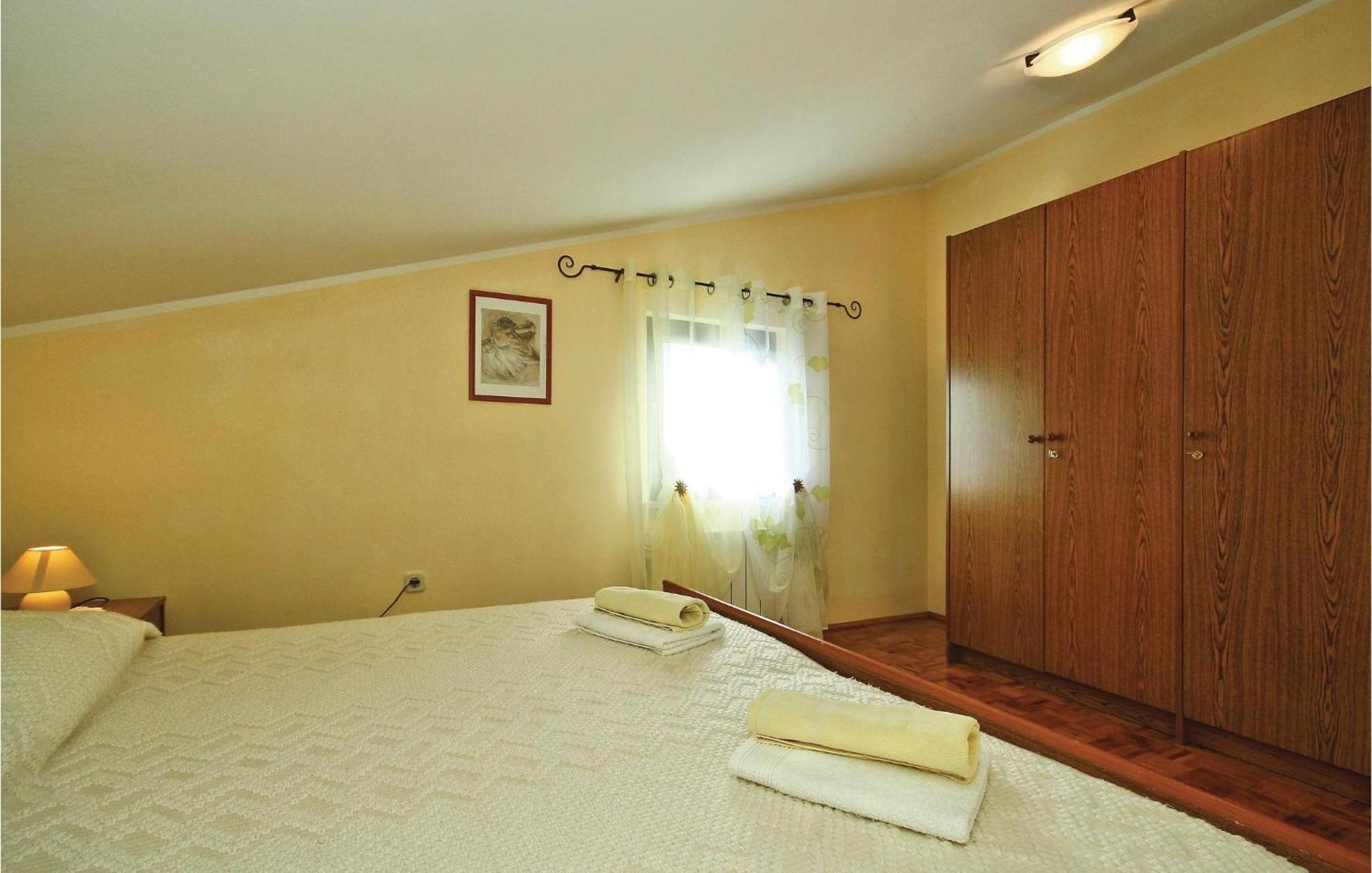 3 Bedroom Gorgeous Apartment In Poreč Eksteriør billede
