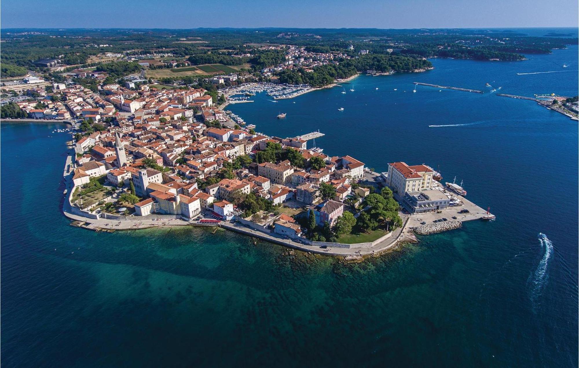 3 Bedroom Gorgeous Apartment In Poreč Eksteriør billede