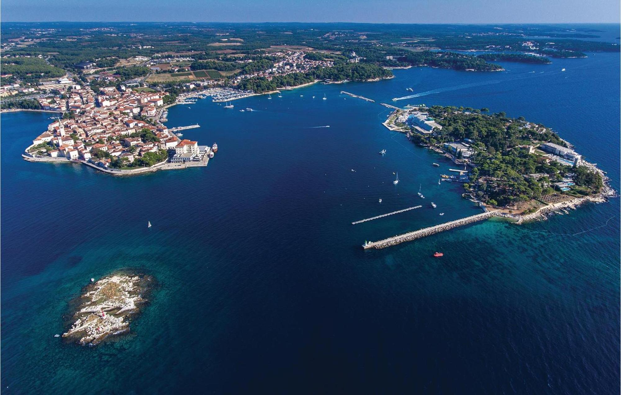 3 Bedroom Gorgeous Apartment In Poreč Eksteriør billede